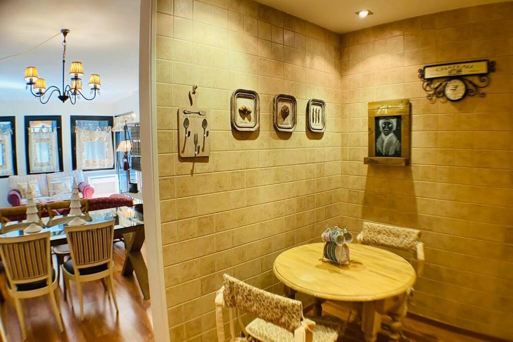 Mikka Devesa Apartment อินเกลส ภายนอก รูปภาพ