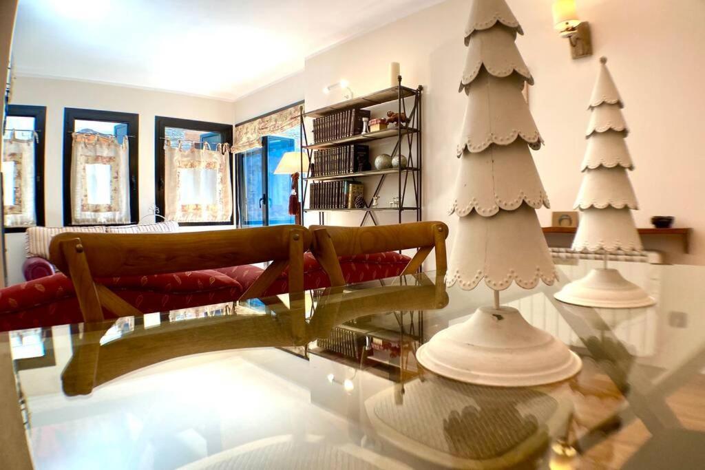 Mikka Devesa Apartment อินเกลส ภายนอก รูปภาพ