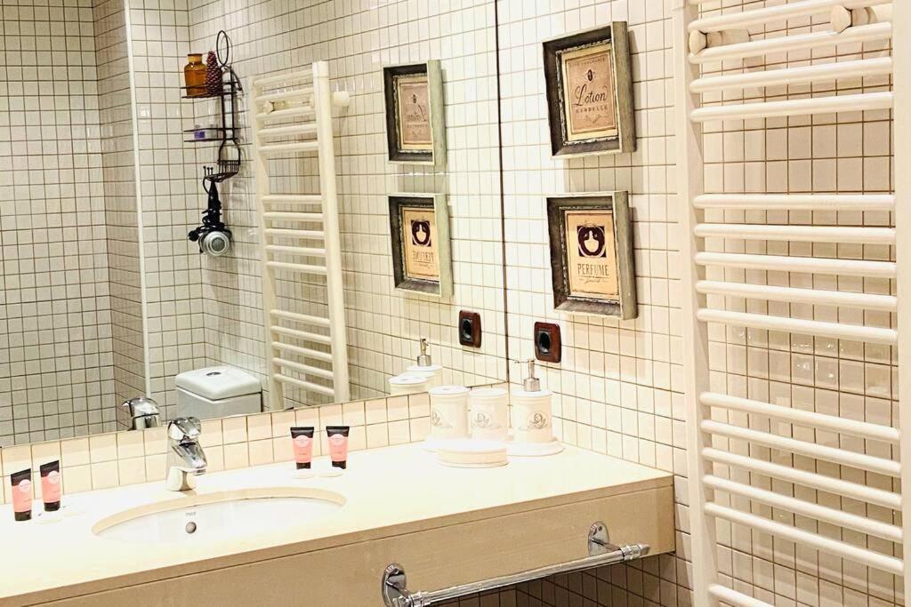 Mikka Devesa Apartment อินเกลส ภายนอก รูปภาพ